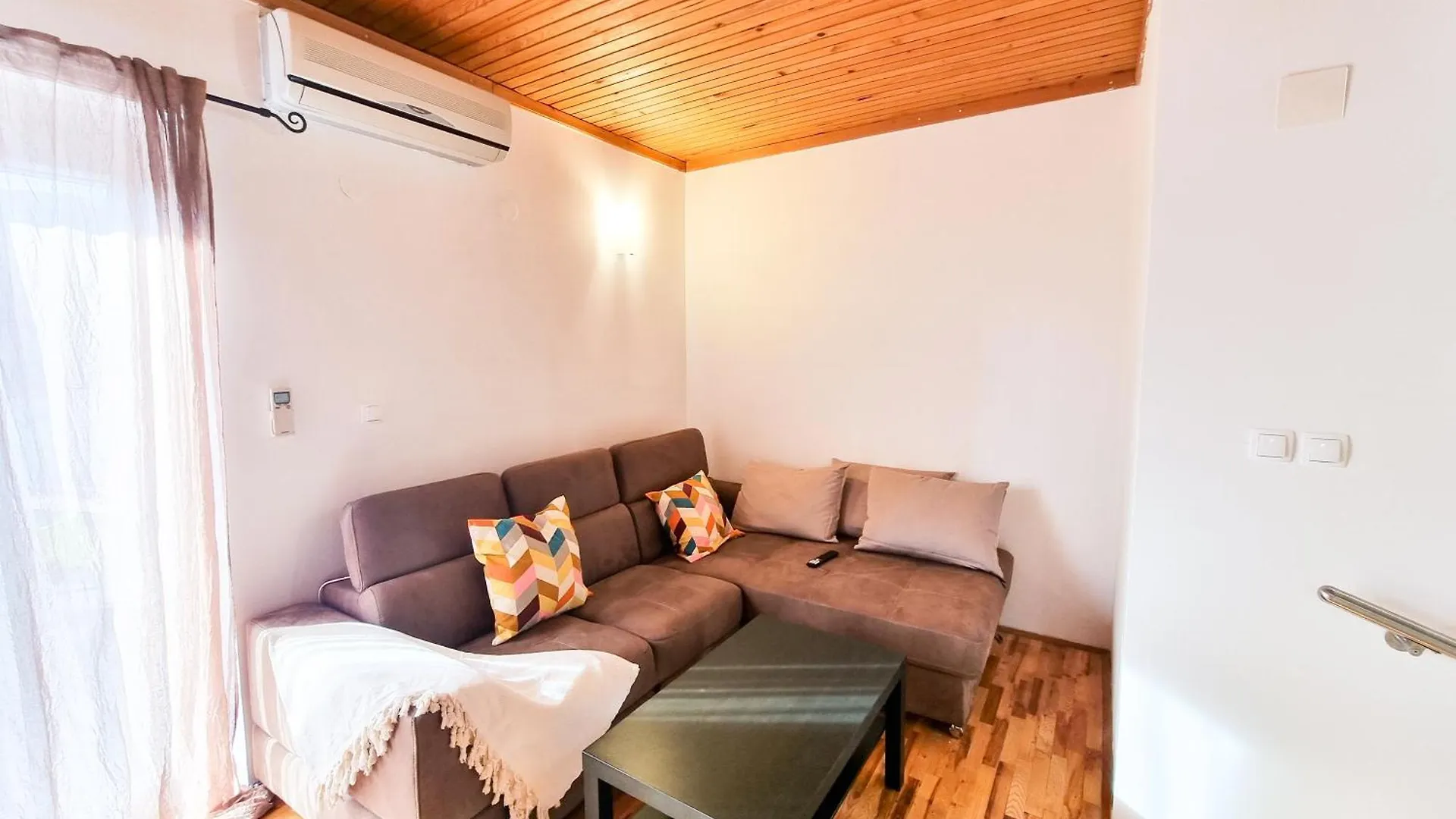 Holiday House Milan Pinezići