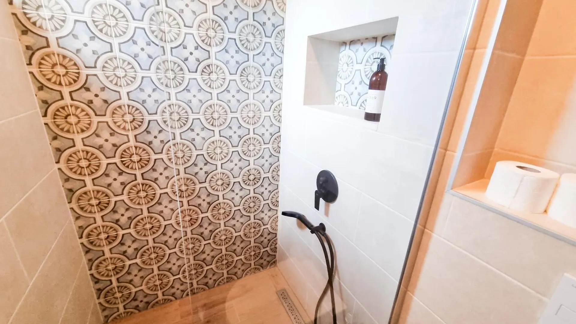 Holiday House Milan Pinezići Croacia